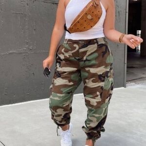 Vintage Army Issue BDU Cargo Pants Medium adjustable waist 31-35 Woodland Camo